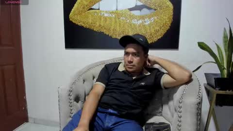jhonatan_morales_s online show from 10-19-25, 01:28