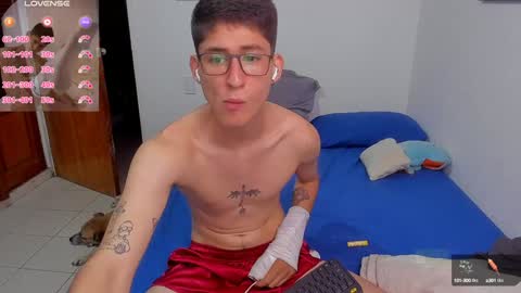 Snapshot of jhonleving chatting on 02-08-25, 01:32 Jack online show from 02-08-25, 01:32