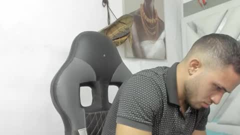 Snapshot of jhonny_flames7 chatting on 12-15-24, 03:56 jhonny online show from 12-15-24, 03:56