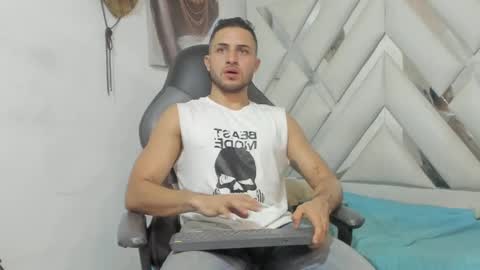 Snapshot of jhonny_flames7 chatting on 12-16-24, 10:50 jhonny online show from 12-16-24, 10:50