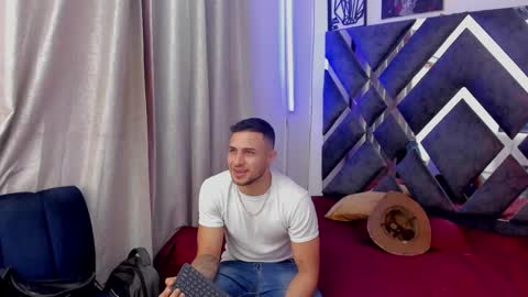 Snapshot of jhonny_flames7 chatting on 03-10-25, 03:23 jhonny online show from 03-10-25, 03:23