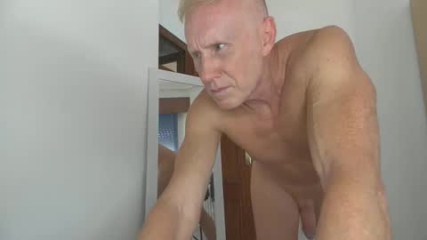 Snapshot of jhonpelopaja2 chatting on 10-17-25, 01:35 jhonpelopaja2 online show from 10-17-25, 01:35