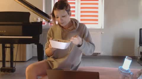 Anya online show from 01-17-26, 11:59