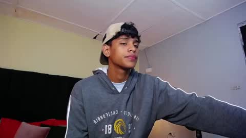 Snapshot of jhos_padill chatting on 09-19-25, 01:34 jhos online show from 09-19-25, 01:34