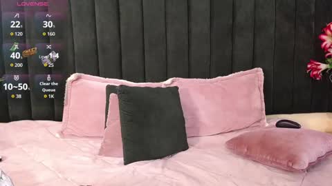 Snapshot of jhos_padill chatting on 10-23-25, 04:06 jhos online show from 10-23-25, 04:06