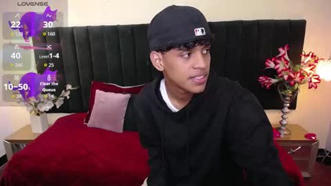 Snapshot of jhos_padill chatting on 10-28-25, 01:14 jhos online show from 10-28-25, 01:14