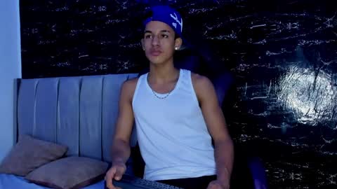 Snapshot of jhos_smith chatting on 09-28-25, 04:07 Jhos online show from 09-28-25, 04:07