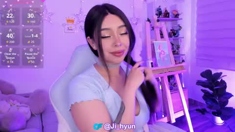 Snapshot of ji_hyun chatting on 04-22-26, 10:00 Ji online show from 04-22-26, 10:00