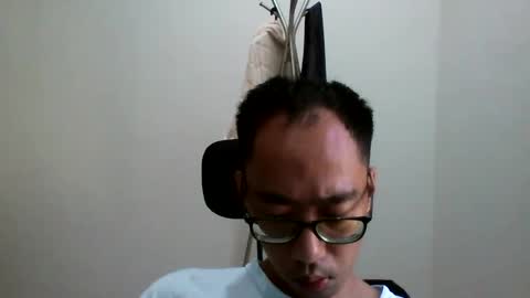 Snapshot of jiachi13 chatting on 01-01-25, 01:04 Alex online show from 01-01-25, 01:04