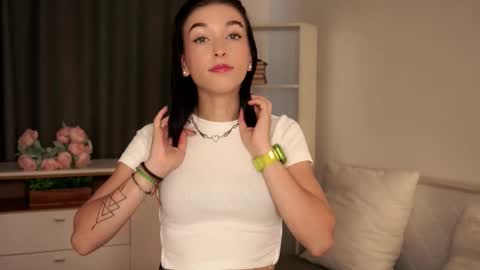 Mari online show from 11-16-25, 09:26