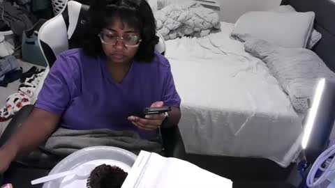 Snapshot of jigglypineapples chatting on 09-19-25, 12:45 goldenbaby online show from 09-19-25, 12:45