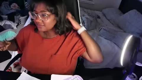 Snapshot of jigglypineapples chatting on 09-21-25, 06:04 goldenbaby online show from 09-21-25, 06:04