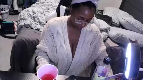 Snapshot of jigglypineapples chatting on 09-26-25, 01:20 goldenbaby online show from 09-26-25, 01:20