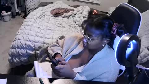 Snapshot of jigglypineapples chatting on 10-03-25, 01:46 goldenbaby online show from 10-03-25, 01:46