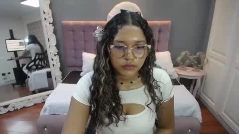 Jimena  online show from 09-17-25, 02:41