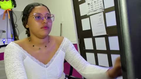 Jimena  online show from 09-23-25, 01:36