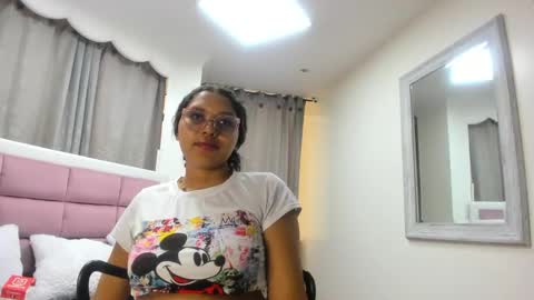 Jimena  online show from 10-01-25, 03:07