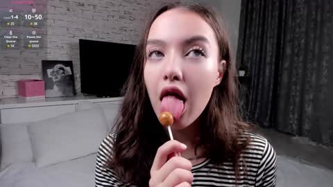 Snapshot of jimenachan chatting on 12-18-24, 04:17 Alla online show from 12-18-24, 04:17