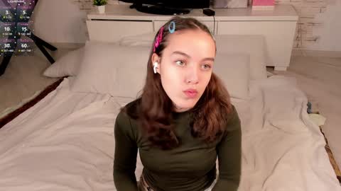 Snapshot of jimenachan chatting on 12-26-24, 04:36 Alla online show from 12-26-24, 04:36
