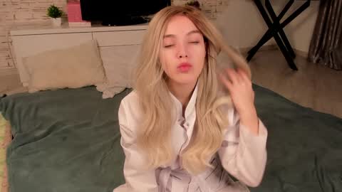 Snapshot of jimenachan chatting on 01-15-25, 04:11 Alla online show from 01-15-25, 04:11