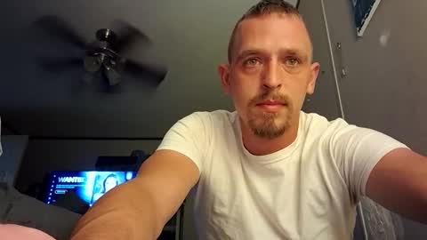 Snapshot of jimmiekeith chatting on 11-17-25, 12:27 Jimmie online show from 11-17-25, 12:27