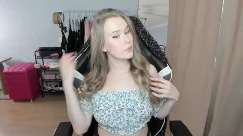 Amy  next stream on Wednesday Thursday Friday Saturday and Sunday at 16 pm GMT3 online show from 10-08-25, 02:04