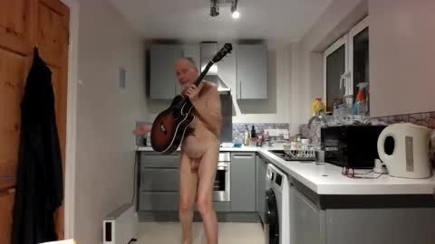 Snapshot of jimmybenido chatting on 11-25-25, 05:35 Jim Redgewell online show from 11-25-25, 05:35