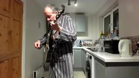 Snapshot of jimmybenido chatting on 01-12-26, 05:40 Jim Redgewell online show from 01-12-26, 05:40