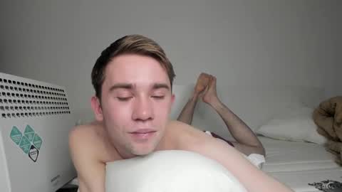 Snapshot of jimyti_bad_boy chatting on 01-25-25, 09:15 jimyti_bad_boy online show from 01-25-25, 09:15