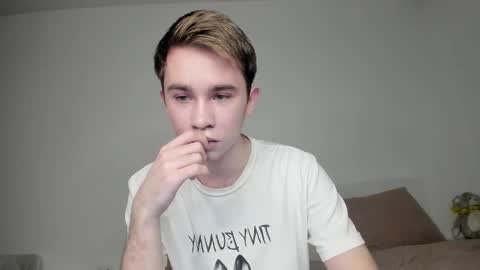 Snapshot of jimyti_bad_boy chatting on 02-02-25, 04:37 jimyti_bad_boy online show from 02-02-25, 04:37