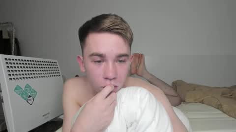 Snapshot of jimyti_bad_boy chatting on 02-21-25, 06:07 jimyti_bad_boy online show from 02-21-25, 06:07