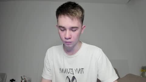 Snapshot of jimyti_bad_boy chatting on 03-09-25, 06:21 jimyti_bad_boy online show from 03-09-25, 06:21