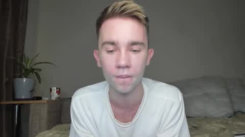 Snapshot of jimyti_bad_boy chatting on 09-16-25, 10:00 jimyti_bad_boy online show from 09-16-25, 10:00