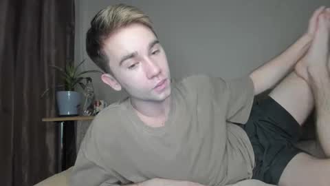 Snapshot of jimyti_bad_boy chatting on 10-23-25, 11:46 jimyti_bad_boy online show from 10-23-25, 11:46