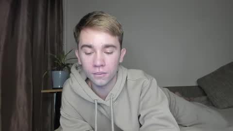 Snapshot of jimyti_bad_boy chatting on 10-27-25, 11:52 jimyti_bad_boy online show from 10-27-25, 11:52