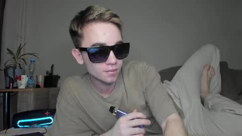 Snapshot of jimyti_bad_boy chatting on 02-04-26, 12:16 jimyti_bad_boy online show from 02-04-26, 12:16