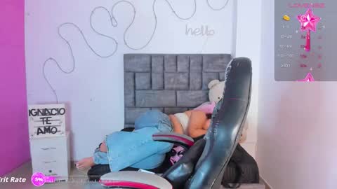 Snapshot of jisoo__ chatting on 11-18-25, 02:43 kim online show from 11-18-25, 02:43