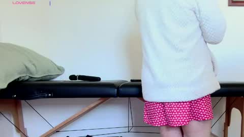 Nicole  Allen online show from 05-11-26, 09:56