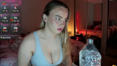 Snapshot of jjulietterose chatting on 04-11-26, 06:07 Juliette Rose online show from 04-11-26, 06:07