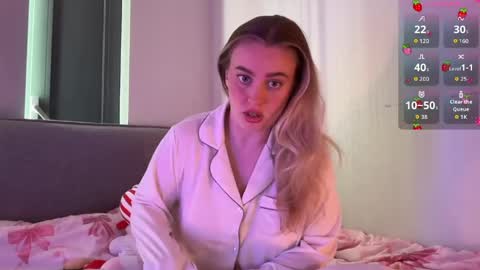 Snapshot of jjulietterose chatting on 05-12-26, 08:00 Juliette Rose online show from 05-12-26, 08:00