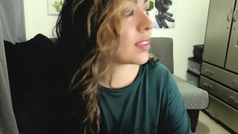Johana              online show from 05-05-26, 04:59