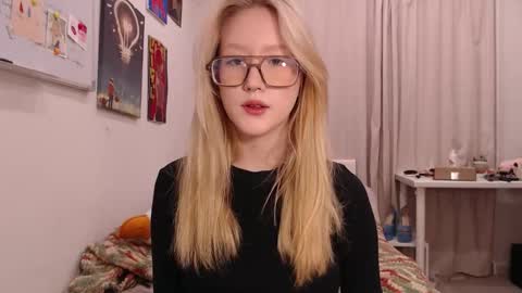 Snapshot of joan_kiss chatting on 09-10-25, 03:56 joan_kiss online show from 09-10-25, 03:56