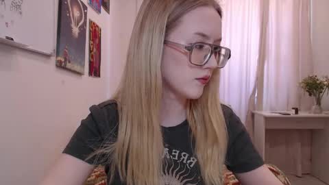 joan_kiss online show from 05-04-26, 11:06
