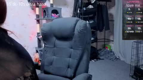 joan_wilson online show from 11-23-25, 10:20