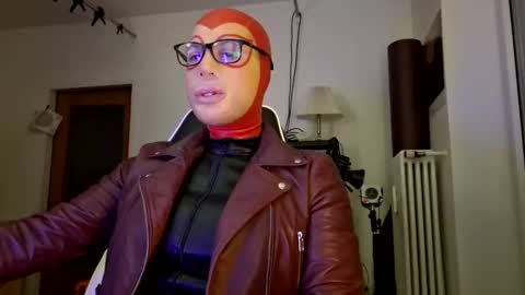 Snapshot of joanesxfree chatting on 11-13-25, 09:36 The sweetest toy online show from 11-13-25, 09:36