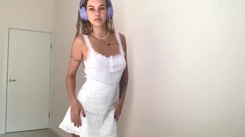 Lana online show from 09-16-25, 09:32