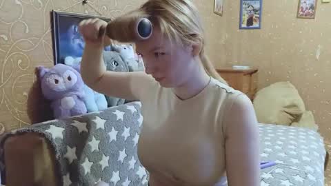 Snapshot of joannieherzberg chatting on 10-18-25, 10:05 Mila online show from 10-18-25, 10:05