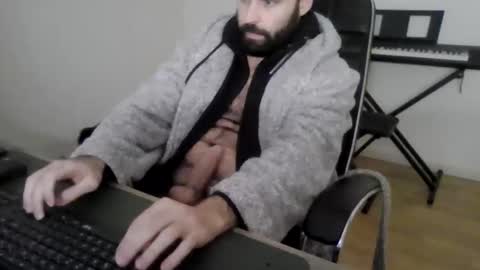 joaodias_18 online show from 01-05-26, 05:27