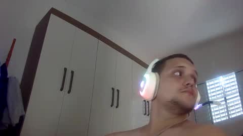 joaovitor302 online show from 03-09-25, 07:05