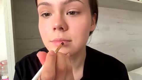 Mila online show from 03-26-26, 09:48